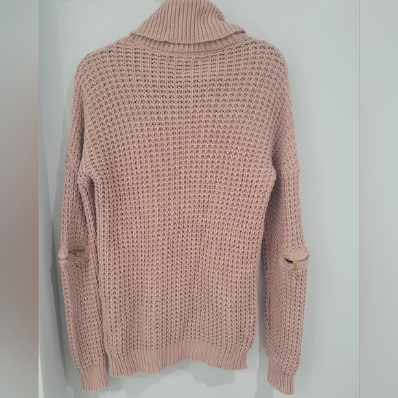 Guess pink sweater with zippers-Medium - Picture 6 of 7